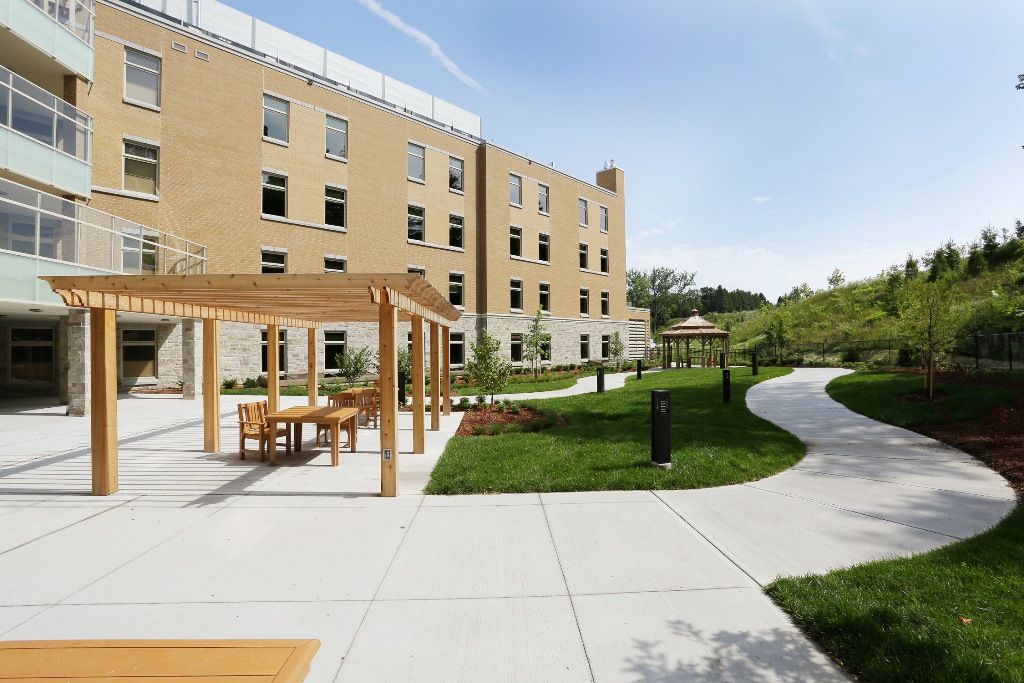 Earls Court Village Court Yard - Sharon Village Care Homes